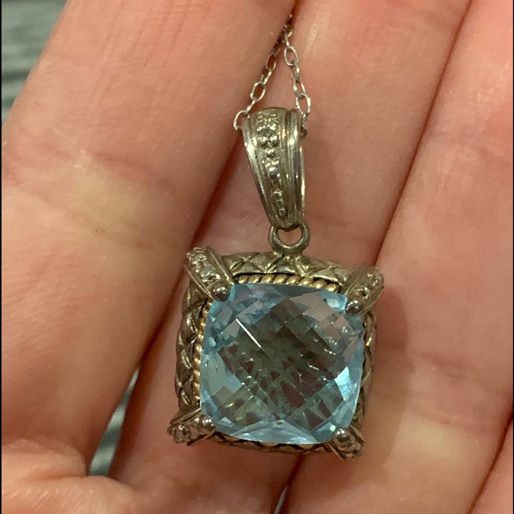 Meredith Leigh Necklace with chain.